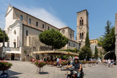 Ravello, İtalya - 16 Haziran 2017: Santa Maria Assunta Piazza del Duomo ve Katedrali Ravello, Campania, İtalya 
