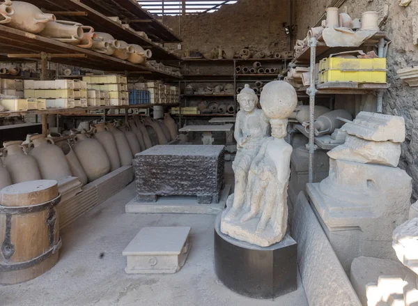 Pompei Vesuvius Patlamasından Kurtulan Gemiler Saksılar Çeşitli Eserler Çıkarıldı Kataloglandı — Stok fotoğraf