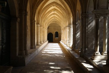 Romanesk kilise, Saint Trophime Katedrali Arles Cloisters. Provence, Fransa