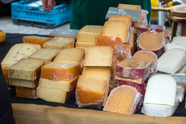 Alkmaar Niederlande April 2017 Holländischer Käse Auf Einem Markt Alkmaar — Stockfoto