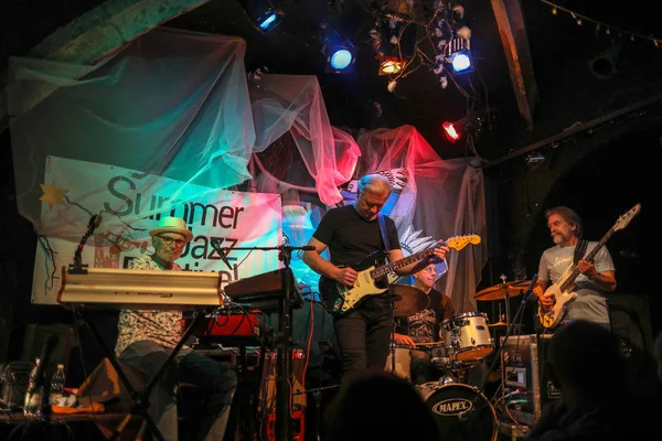 Cracow, Polonya - 25 Haziran 2018: Laboratorium canlı yaz Caz Festivali'nde Krakow'da gerçekleştirir, 500'den fazla caz müzisyenleri gerçekleştirir ve 150'den fazla konser ev sahipliği yapacak festival 23 sürümüdür