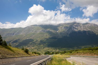 Gran Sasso dağ İtalya Abruzzo bölgesinde görünümünü