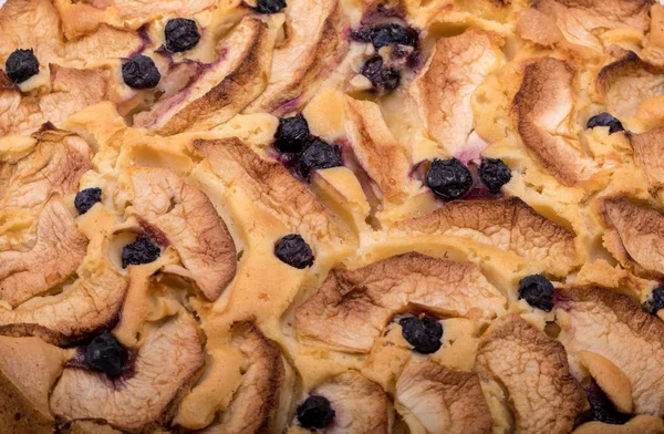 Frisch Gebackener Süßer Kuchen Mit Früchten — Stockfoto