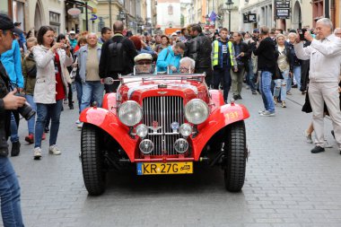  Krakov, Polonya - 1 Temmuz 2018: New Orleans festivale Barbican gelen yaz Caz Festivali'nde Krakow'da Main Square. Polonya