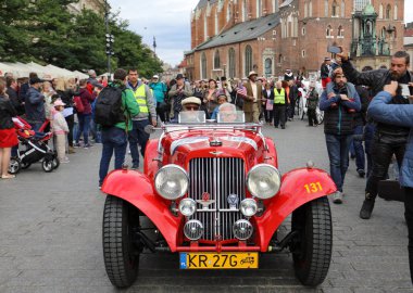 Krakov, Polonya - 1 Temmuz 2018: New Orleans festivale Barbican gelen yaz Caz Festivali'nde Krakow'da Main Square. Polonya