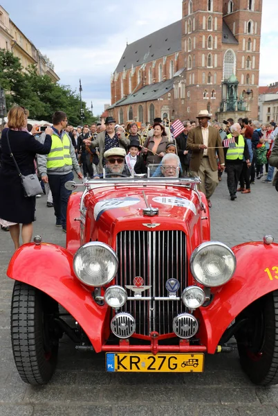  Krakov, Polonya - 1 Temmuz 2018: New Orleans festivale Barbican gelen yaz Caz Festivali'nde Krakow'da Main Square. Polonya