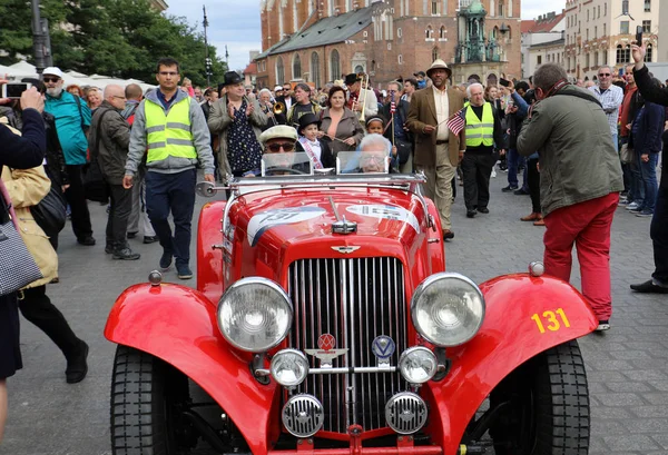  Krakov, Polonya - 1 Temmuz 2018: New Orleans festivale Barbican gelen yaz Caz Festivali'nde Krakow'da Main Square. Polonya