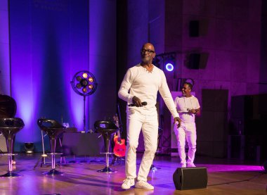 Krakov, Polonya - 8 Temmuz 2018: 6 konferans salonu en fazla Uj yaz Caz Festivali'nde Krakow'da sahnede canlı alın. Polonya