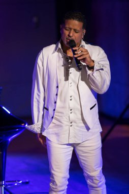 Krakov, Polonya - 8 Temmuz 2018: 6 konferans salonu en fazla Uj yaz Caz Festivali'nde Krakow'da sahnede canlı alın. Polonya