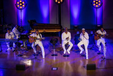 Krakov, Polonya - 8 Temmuz 2018: 6 konferans salonu en fazla Uj yaz Caz Festivali'nde Krakow'da sahnede canlı alın. Polonya