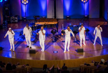 Krakov, Polonya - 8 Temmuz 2018: 6 konferans salonu en fazla Uj yaz Caz Festivali'nde Krakow'da sahnede canlı alın. Polonya