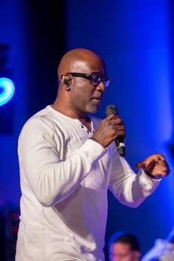 Krakov, Polonya - 8 Temmuz 2018: 6 konferans salonu en fazla Uj yaz Caz Festivali'nde Krakow'da sahnede canlı alın. Polonya