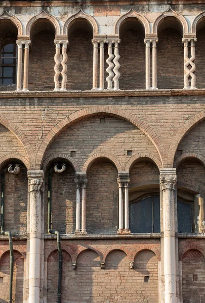 Boczna Ściana Katedry Ferrara Basilica Cattedrale San Giorgio Ferrara Włochy — Zdjęcie stockowe