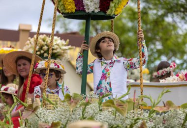 Funchal; Madeira; Portekiz - 22 Nisan; 2018: Funchal şehir Madeira Adası Madeira çiçek Festivali yıllık geçit. Portekiz.