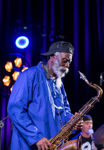 Krakov, Polonya - 12 Temmuz 2018: Simge Dünya Caz - Kijow.Centre yaz Caz Festivali'nde Krakow'da aşaması Firavun Sanders simgesi Quartetet yaşıyor. Polonya