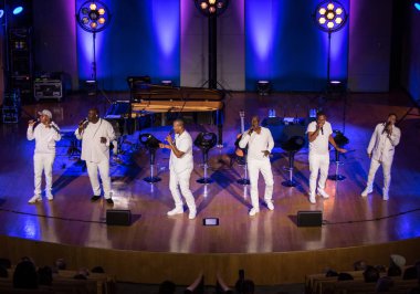 Krakov, Polonya - 8 Temmuz 2018: 6 konferans salonu en fazla Uj yaz Caz Festivali'nde Krakow'da sahnede canlı alın. Polonya