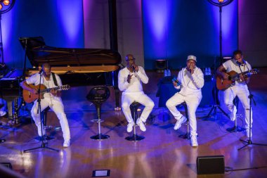 Krakov, Polonya - 8 Temmuz 2018: 6 konferans salonu en fazla Uj yaz Caz Festivali'nde Krakow'da sahnede canlı alın. Polonya