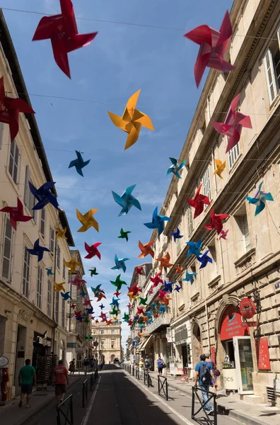 Арль Франция Июня 2017 Года Улица Украшенная Разноцветными Звездами Арле — стоковое фото