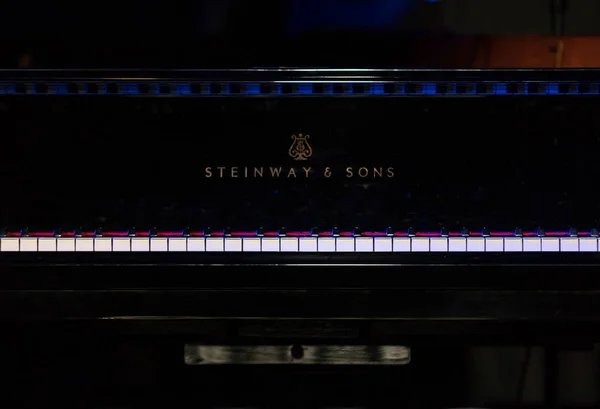 Krakov, Polonya - 12 Temmuz 2018: Steinway piyano yaz Caz Festivali'nde Krakow'da anahtarları. Polonya