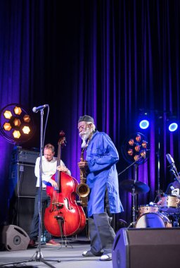 Krakov, Polonya - 12 Temmuz 2018: Simge Dünya Caz - Kijow.Centre yaz Caz Festivali'nde Krakow'da aşaması Firavun Sanders simgesi Quartetet yaşıyor. Polonya