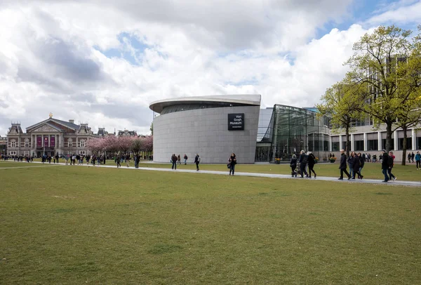 Amsterdam, Hollanda - 22 Nisan 2017: Van Gogh Müzesi Amsterdam, Hollanda