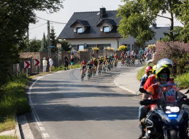 Krakow, Polonya - 4 Ağustos 2018: 75 Tur de Pologne UCI Dünya Turu, 134 km Krakow - Krakow rota ilk aşamasında. Doğu Avrupa'nın en büyük Bisiklete binme olay. 