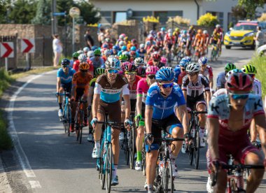 Krakow, Polonya - 4 Ağustos 2018: 75 Tur de Pologne UCI Dünya Turu, 134 km Krakow - Krakow rota ilk aşamasında. Doğu Avrupa'nın en büyük Bisiklete binme olay. 