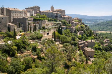 Gordes 'in ortaçağ tepe kasabası. Provence. Fransa.