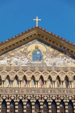 Amalfi'da St Andrew katedral cephe. İtalya