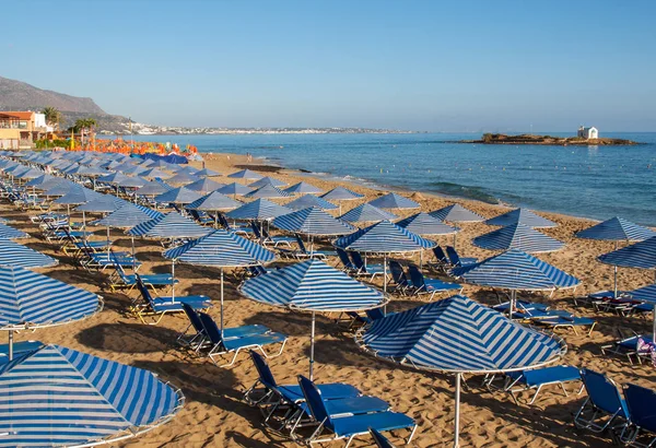 Solstolar Vid Stranden Malia Kreta Grekland — Stockfoto