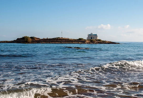 Pittoresca Piccola Cappella Sull Isola Fronte Alla Spiaggia Malia Creta — Foto Stock