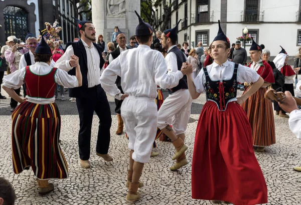 Funchal Portugalia Kwietnia 2018 Folk Muzyków Tancerzy Avenida Arriaga Funchal — Zdjęcie stockowe