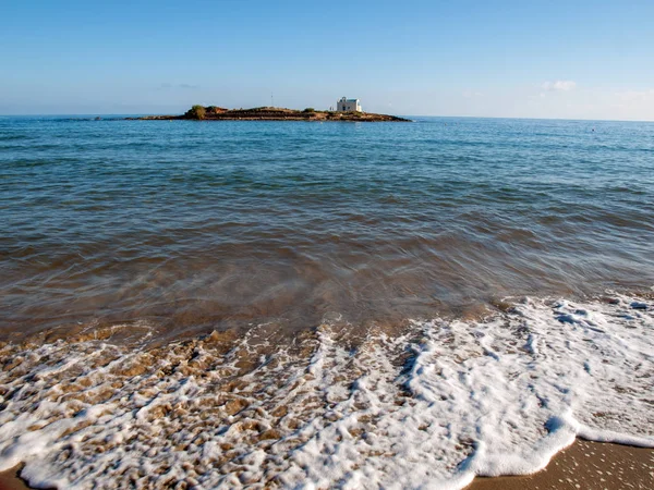Malebné Malé Kaple Ostrově Přes Pláž Malia Kréta Řecko — Stock fotografie