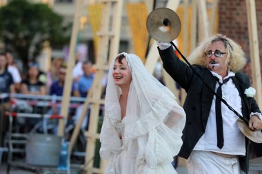Krakov, Polonya - 7 Temmuz 2018: 31 Street - Uluslararası Festivali, sokak tiyatroları Krakov, Polonya Enigineering tiyatro Akhe tarafından gerçekleştirilen performans köpük gün. 