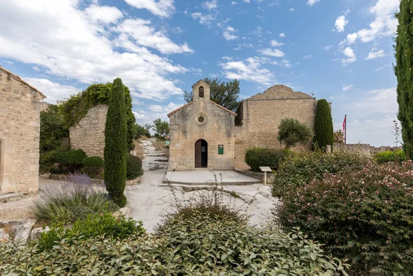 Маленькая Церковь Les Baux Provence Прованс Франция — стоковое фото