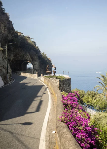 Een Bochtige Smalle Weg Aan Amalfi Kust Tussen Positano Amalfi — Stockfoto
