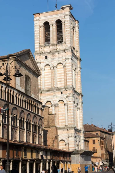 Ferrara Italien Juni 2017 Scen Piazza Trento Trieste Och Katedralen — Stockfoto