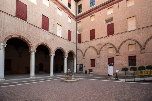 Ferrara Włochy Czerwca 2017 Zamek Estense Czterokondygnacyjna Twierdza Xiv Wieku — Zdjęcie stockowe