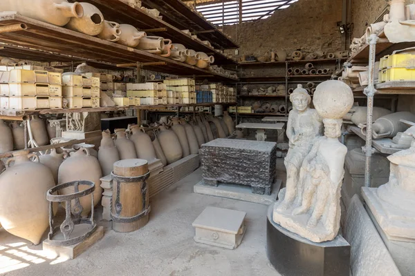 Fartyg Krukor Och Mängd Artefakter Som Överlevt Utbrottet Vesuvius Pompeji — Stockfoto