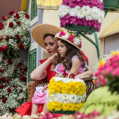 Funchal; Madeira; Portekiz - 22 Nisan; 2018: Funchal şehir Madeira Adası Madeira çiçek Festivali yıllık geçit. Portekiz.