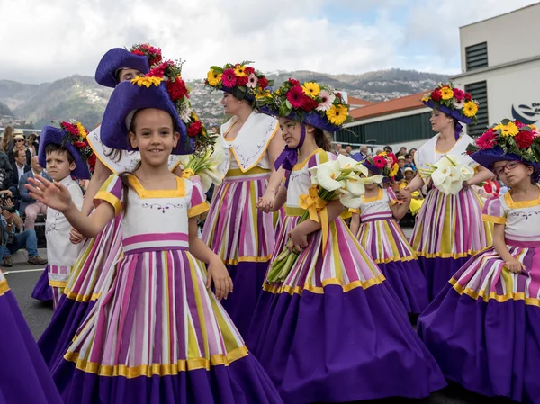 Funchal Madeira Portugal Abril 2018 Grupo Personas Trajes Coloridos Están —  Fotos de Stock