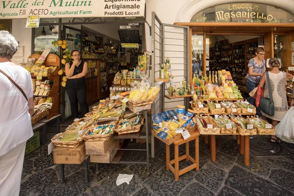 Amalfi Italia Junio 2017 Licor Limoncello Una Tienda Recuerdos Amalfi — Foto de Stock