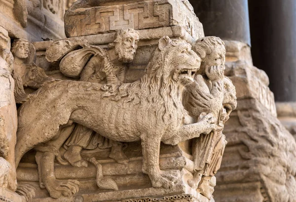 Detalles Del Portal Oeste Catedral Saint Trophime Arles Francia Bouches —  Fotos de Stock