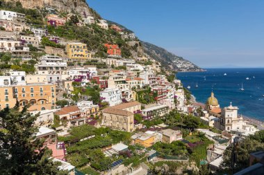 Positano Panoraması hill, Campania, İtalya tırmanma evleriyle 