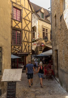 Sarlat, Fransa - 2 Eylül 2018: pitoresk şehir, Sarlat la Caneda Dordogne bölümü, Aquitaine, Fransa