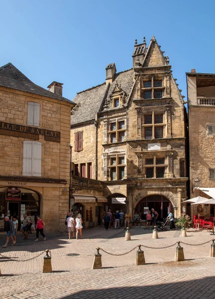 Sarlat Francia Septiembre 2018 Casas Históricas Que Rodean Place Peyrou —  Fotos de Stock