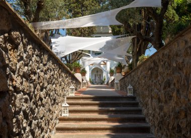 Ravello, İtalya - 16 Haziran 2017: Ravellio bir kasaba ve İtalya'nın Amalfi Coast yer alan. İtalya. Doğal konumu popüler bir turizm kolaylaştırır