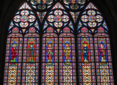 Troyes, Fransa - 31 Ağustos 2018: Renkli vitray pencereler içinde Basilique Saint-Urbain, Troyes, Frangı 13. yüzyıl Gotik Kilisesi