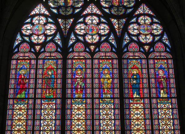 トロワ フランス 2018 カラフルなステンド グラスの窓セルナン アーバイン トロワ フランで 世紀のゴシック様式の教会で — ストック写真