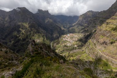 Rahibeler Vadisi, Portekiz, Madeira Adası 'ndaki Curral das Freiras.